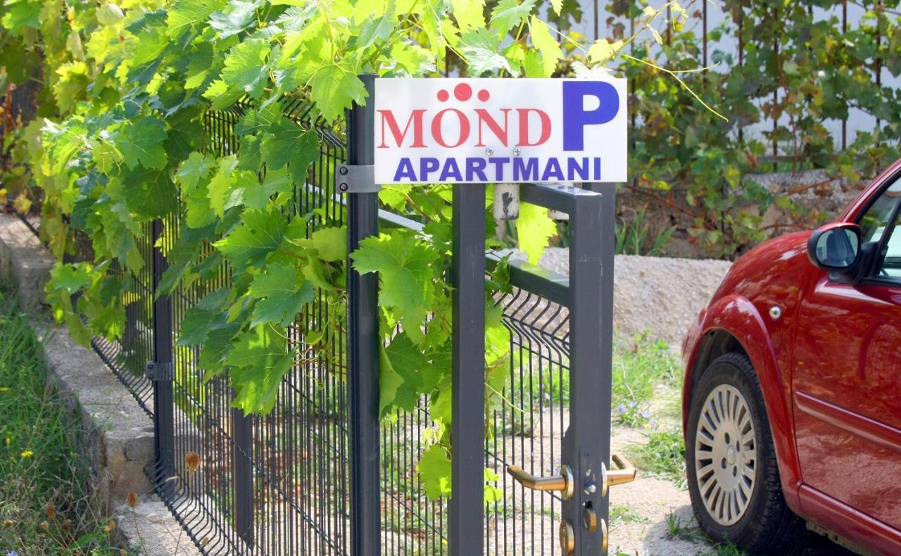 Apartments Mond Gornji Karin Bagian luar foto